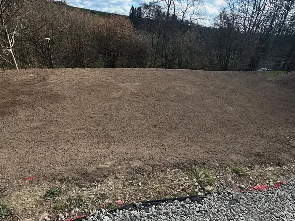 Vorbereitete Fläche mit Blick über das Bergische Land